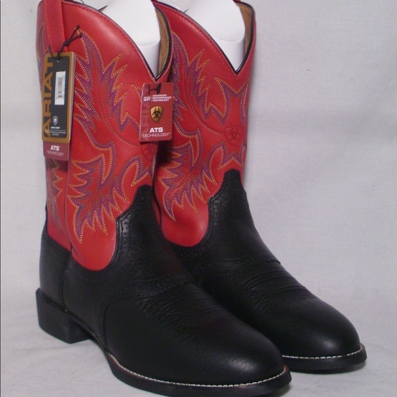 black ariat cowboy boots